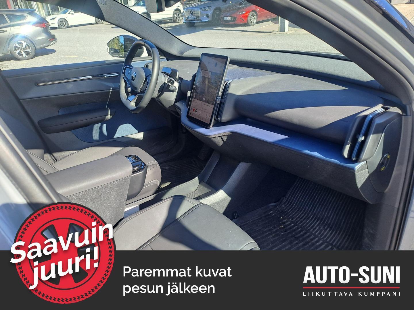 VOLVO EX30 2025