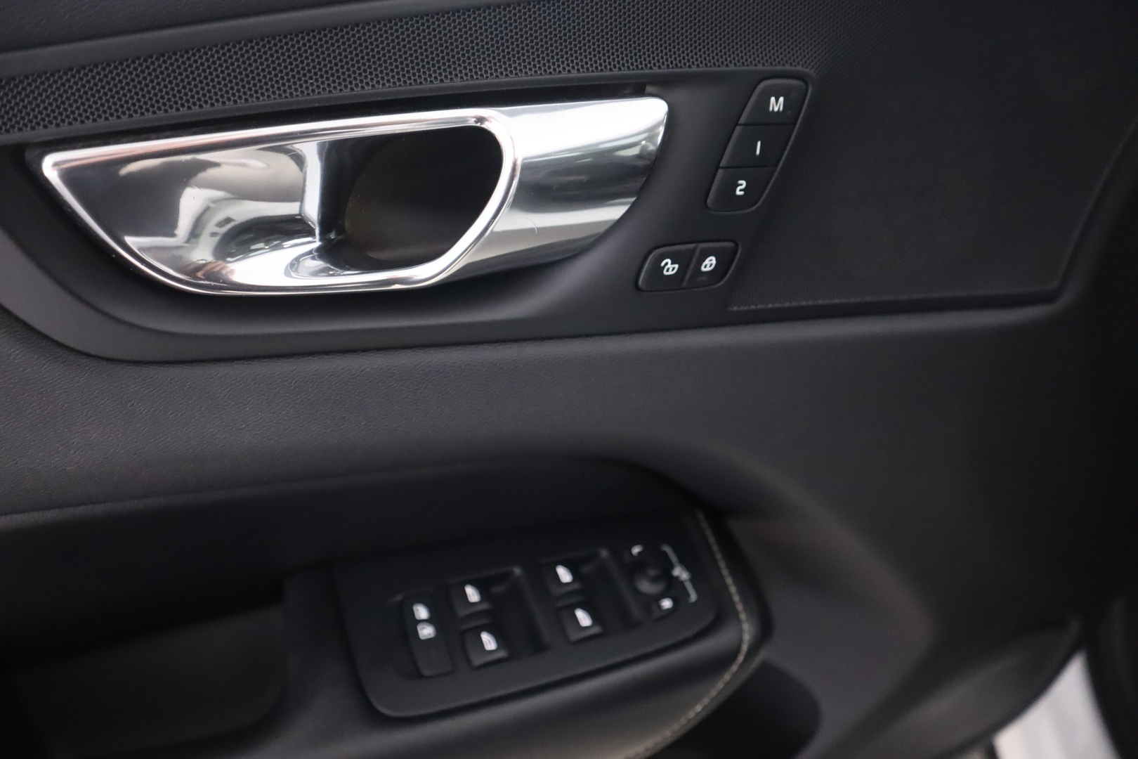 VOLVO XC60 2018