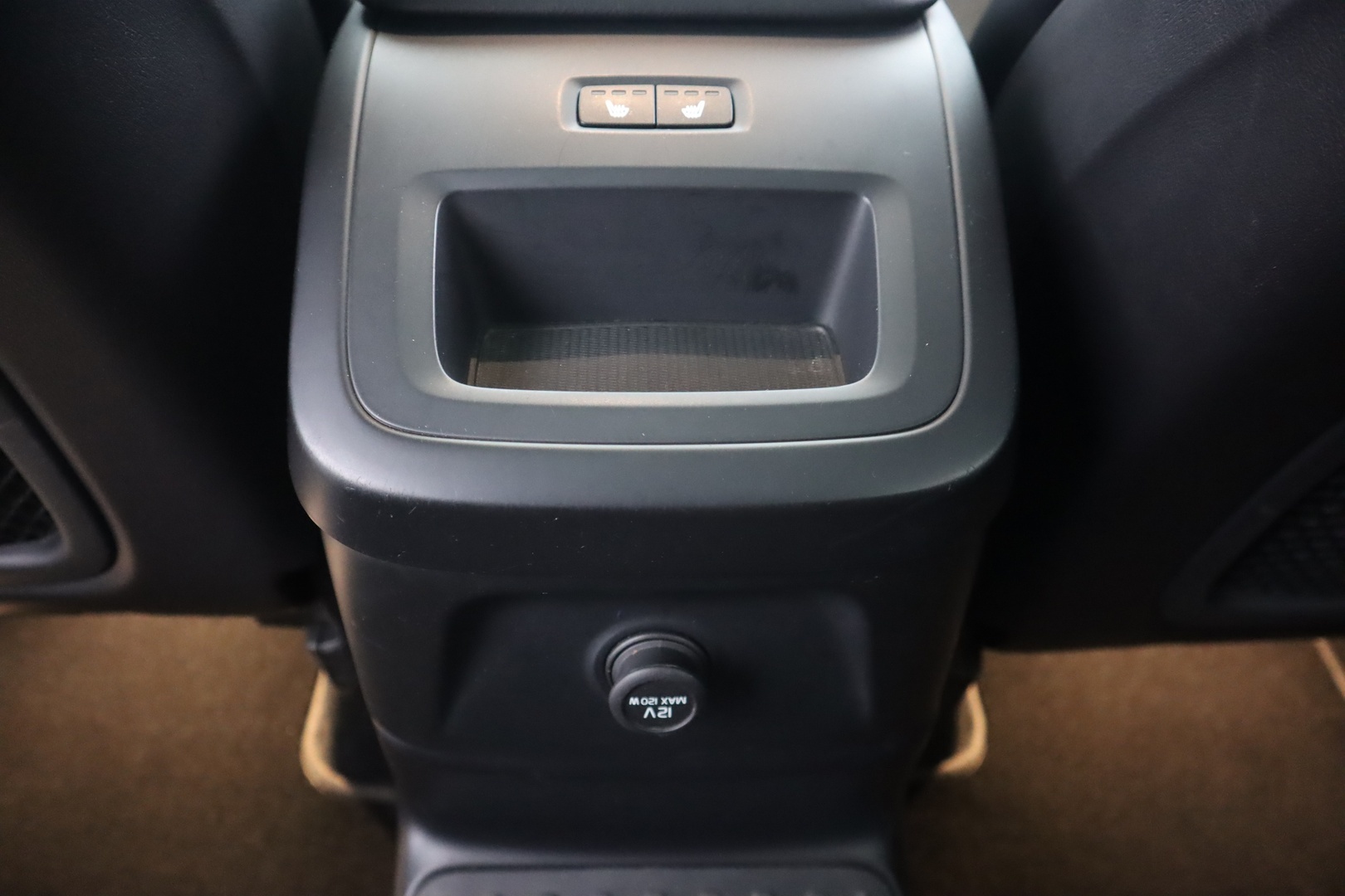 VOLVO XC60 2018
