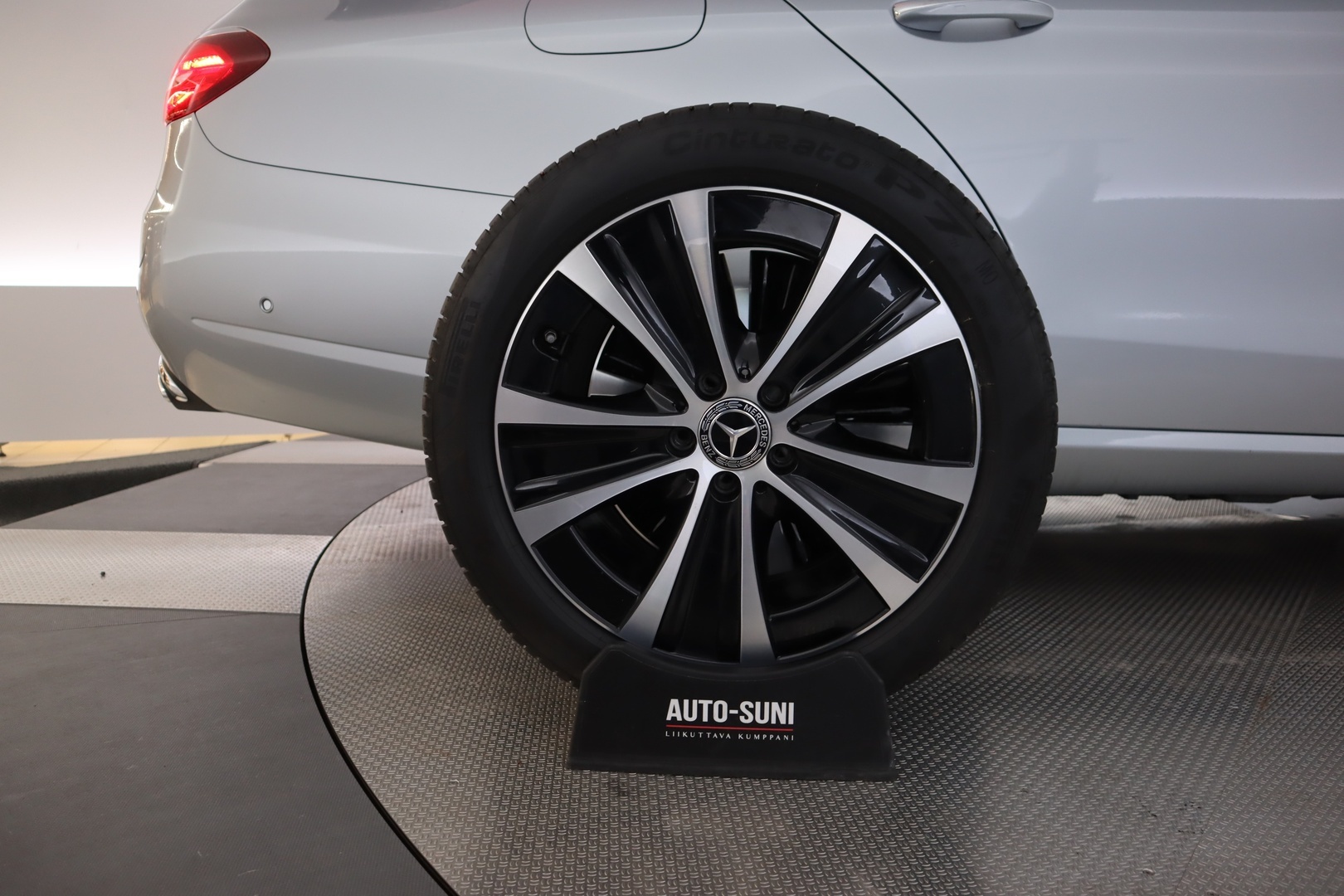 MERCEDES-BENZ E 2021