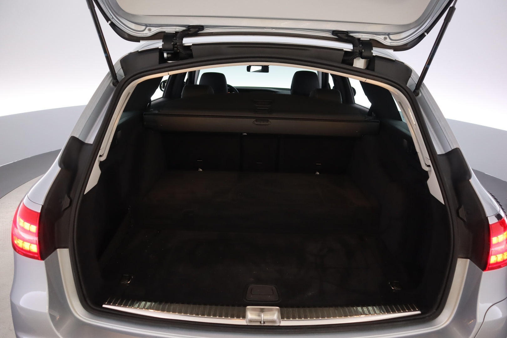 MERCEDES-BENZ E 2021