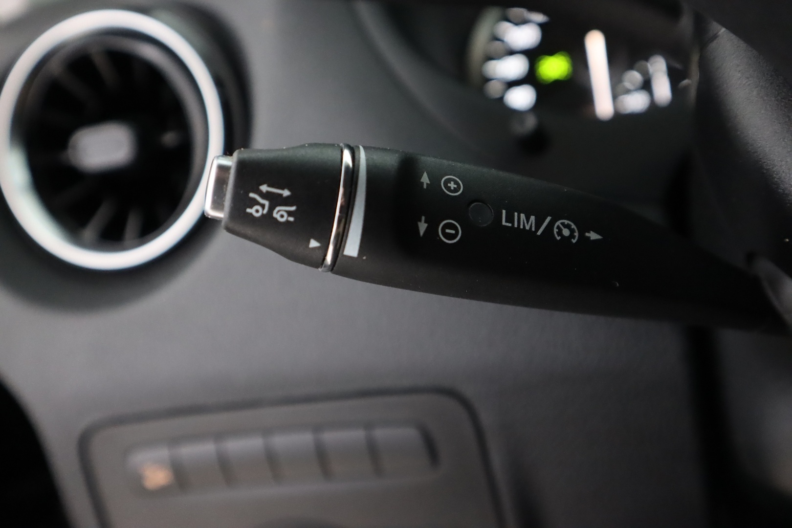 MERCEDES-BENZ Vito 2023