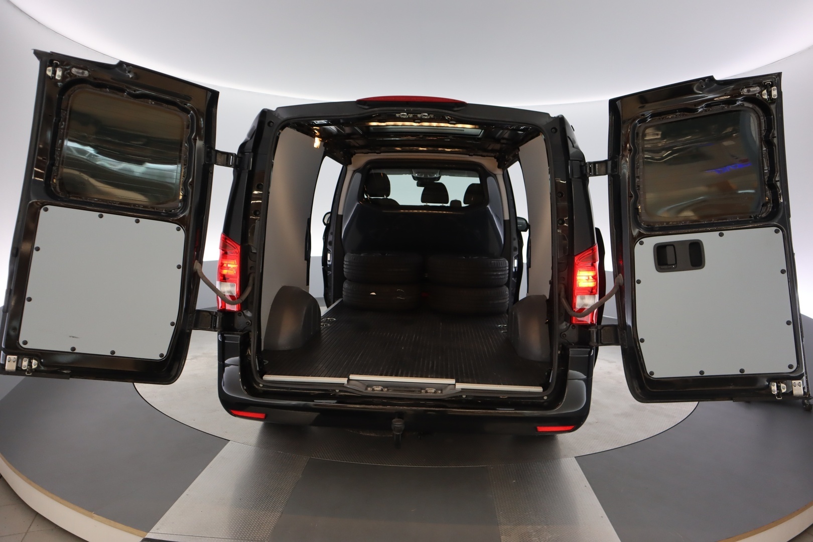 MERCEDES-BENZ Vito 2023