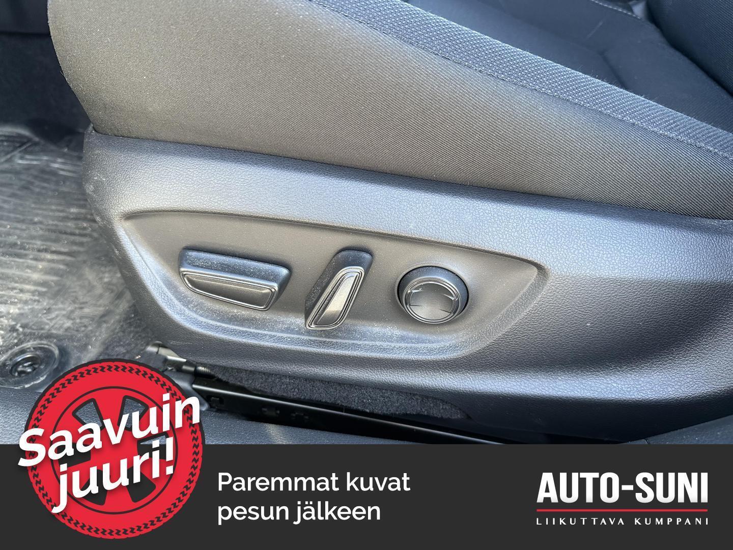 TOYOTA Prius Plug-in 2023