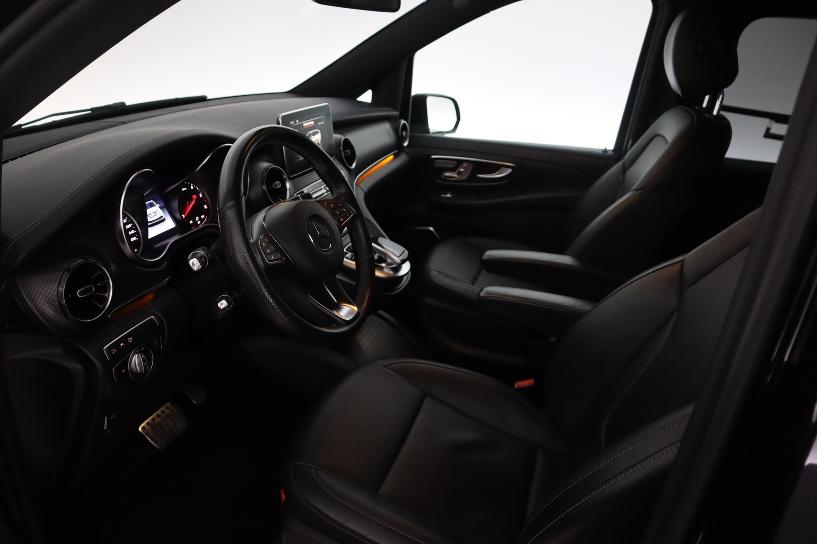 MERCEDES-BENZ V 2020