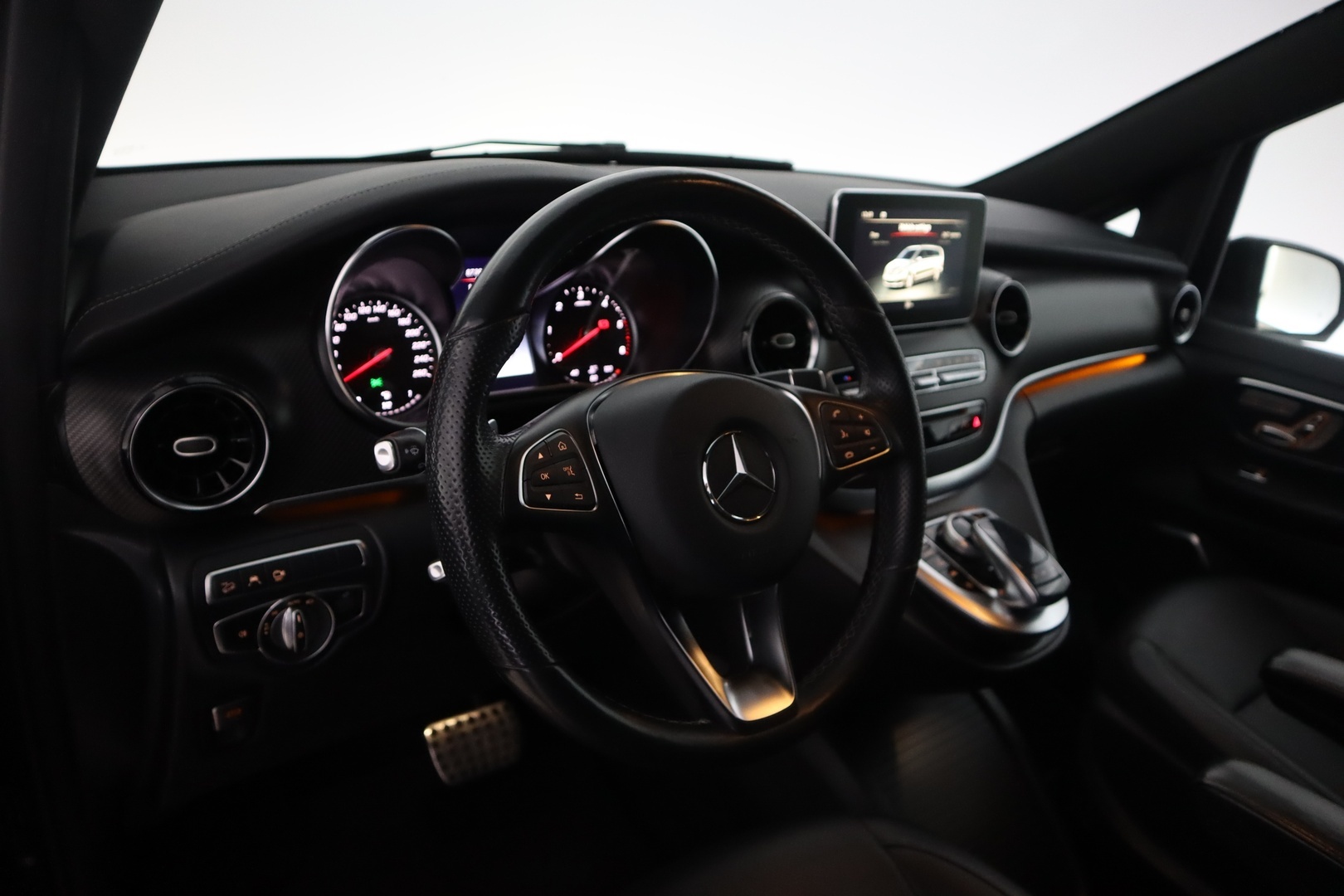 MERCEDES-BENZ V 2020