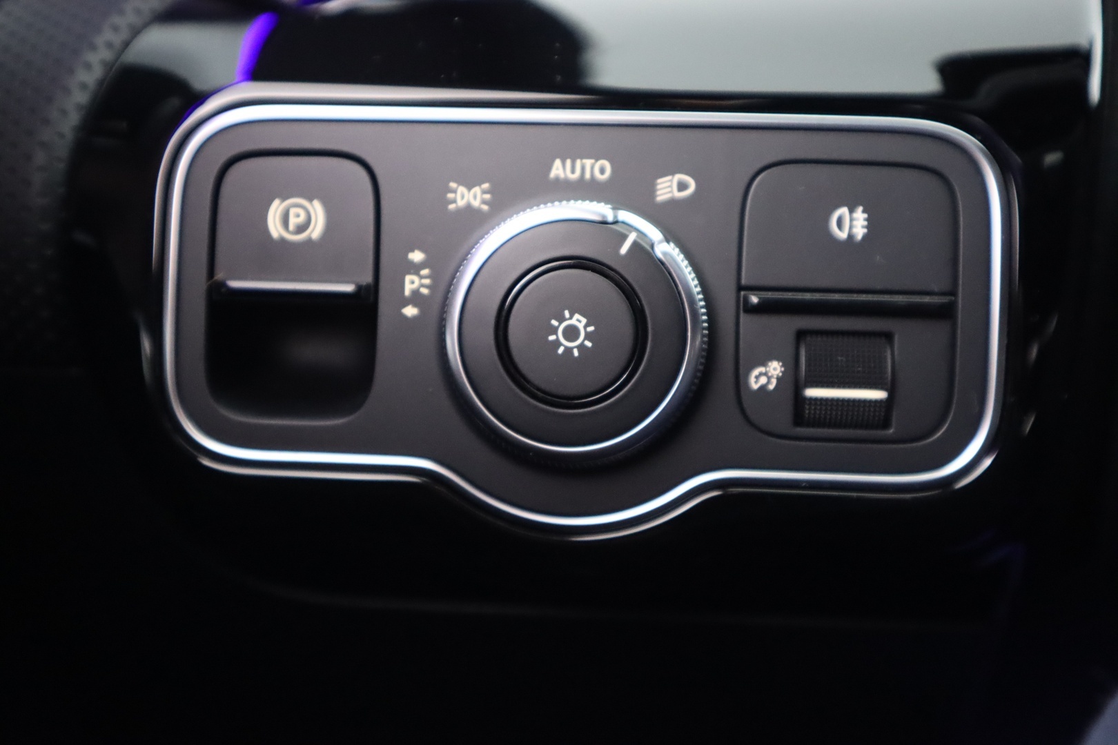 MERCEDES-BENZ CLA 2020