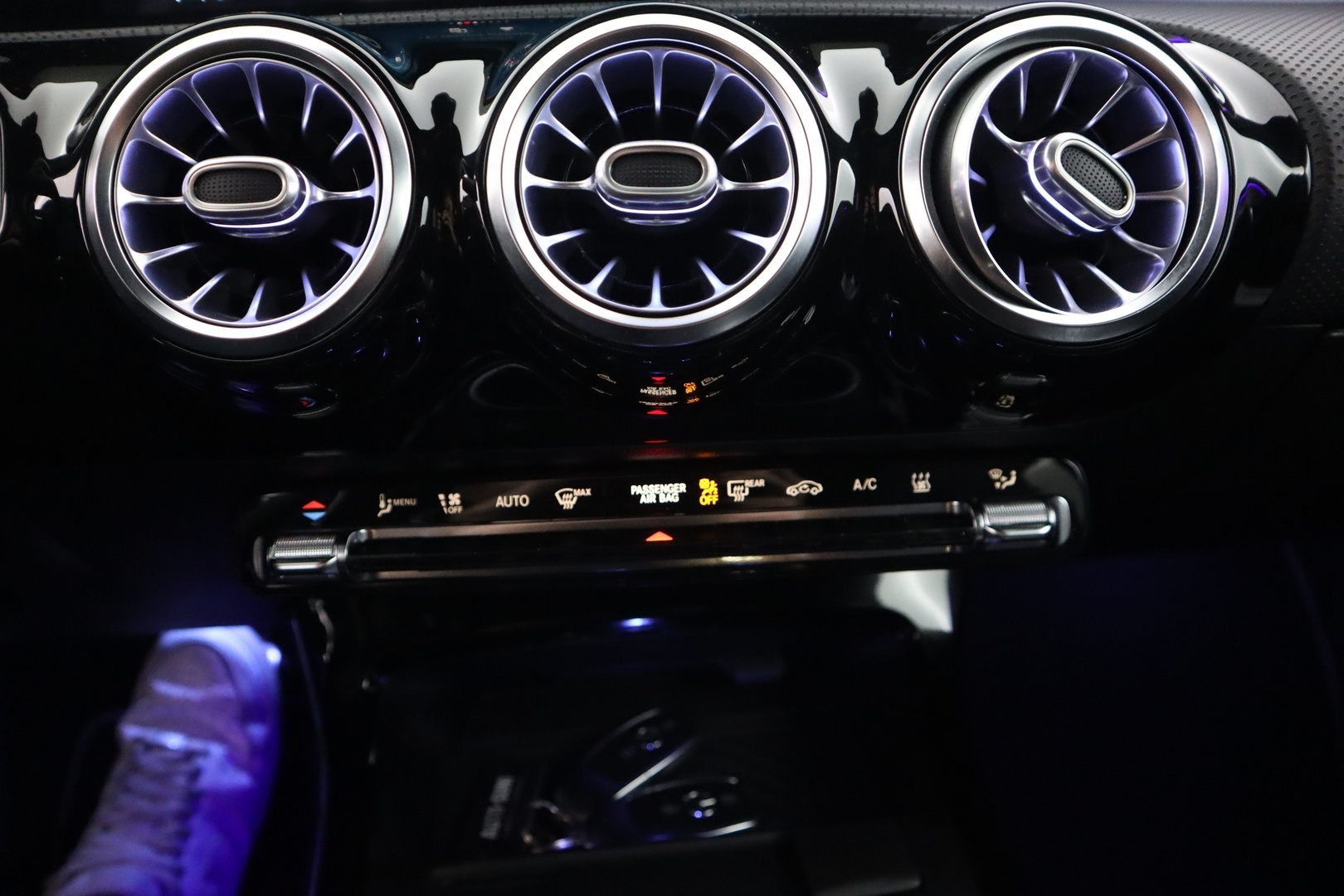 MERCEDES-BENZ CLA 2020