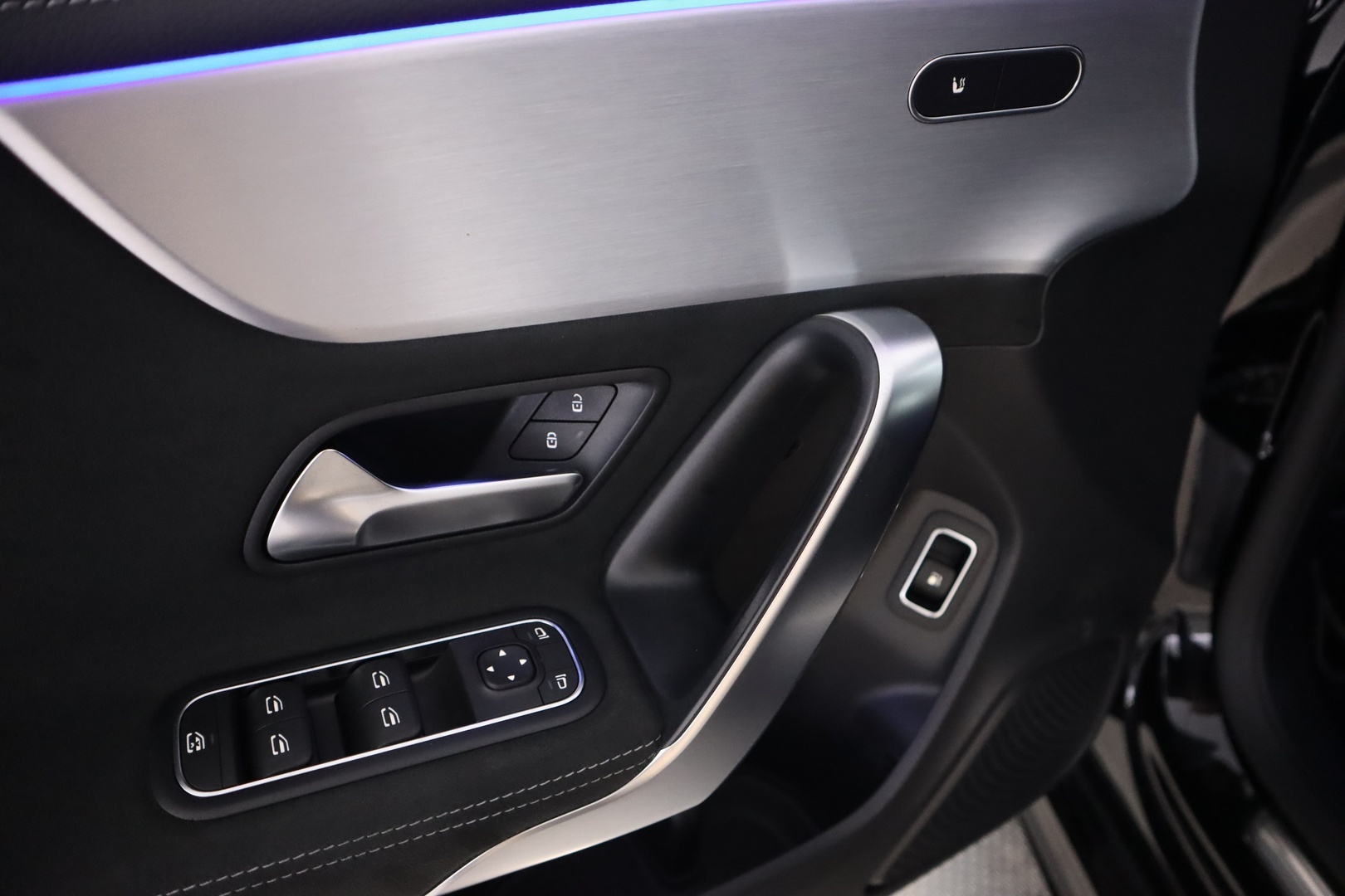 MERCEDES-BENZ CLA 2020