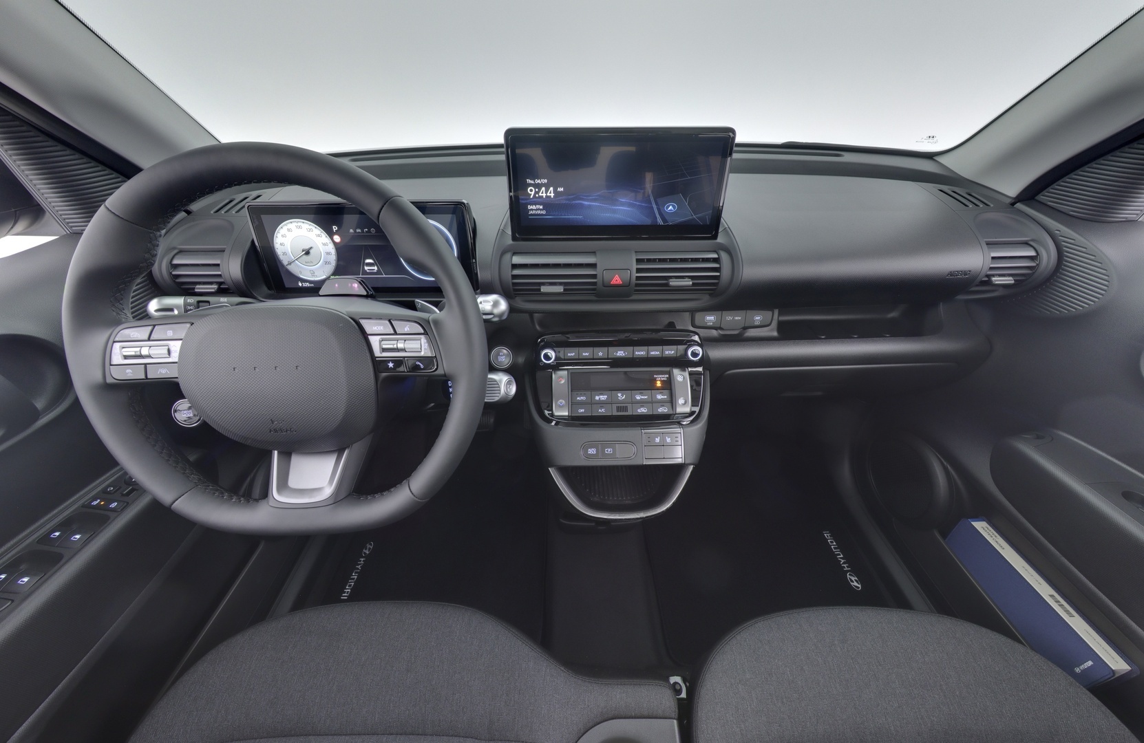 HYUNDAI INSTER 7