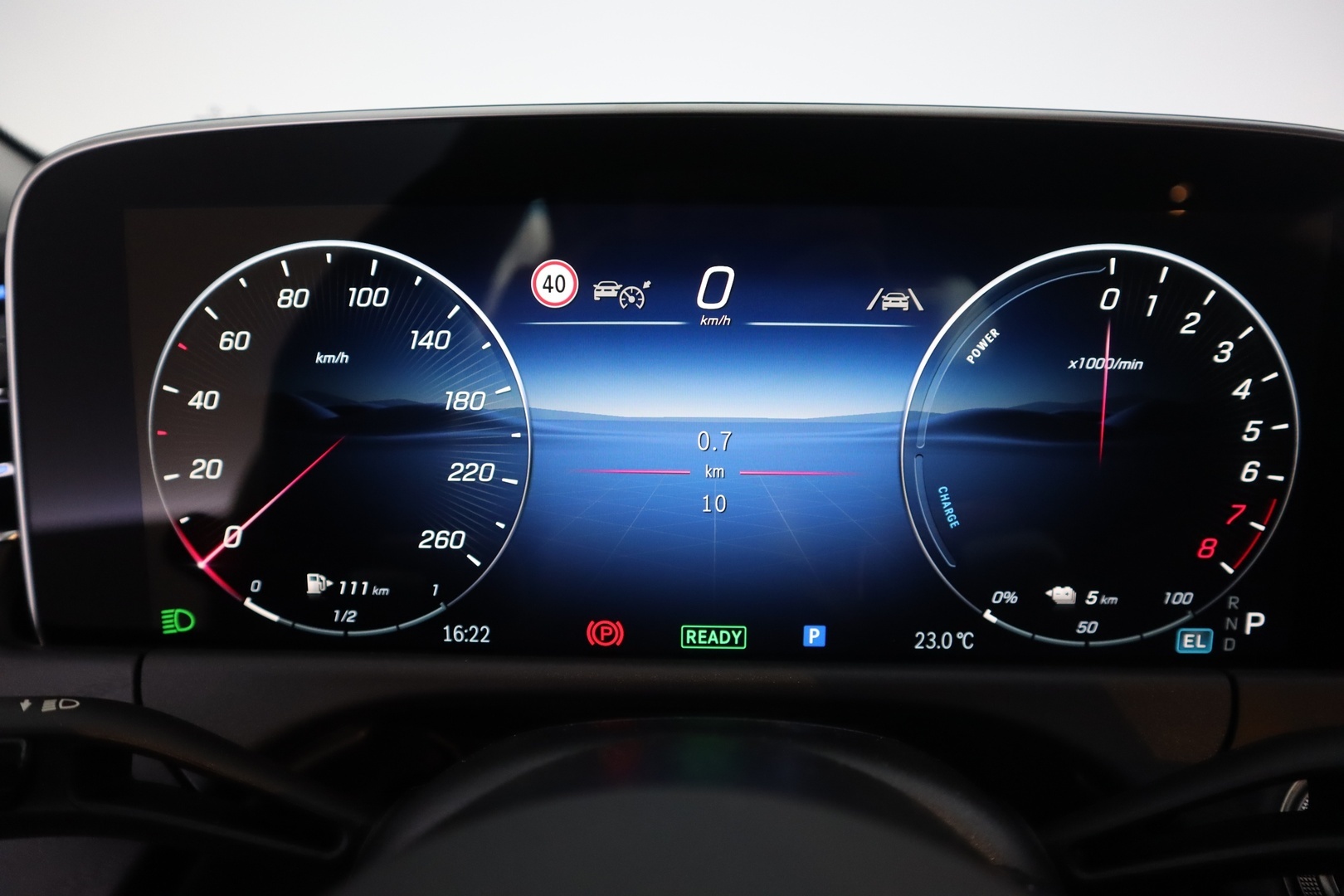 MERCEDES-BENZ E 2026