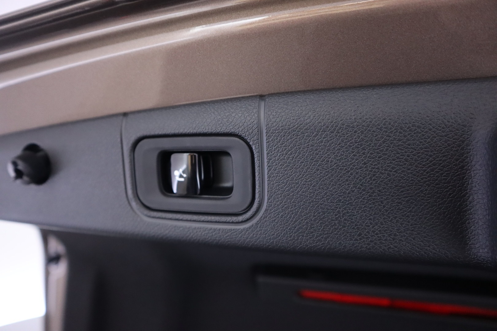 MERCEDES-BENZ E 2026