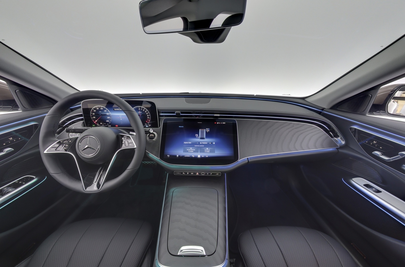 MERCEDES-BENZ E 2026