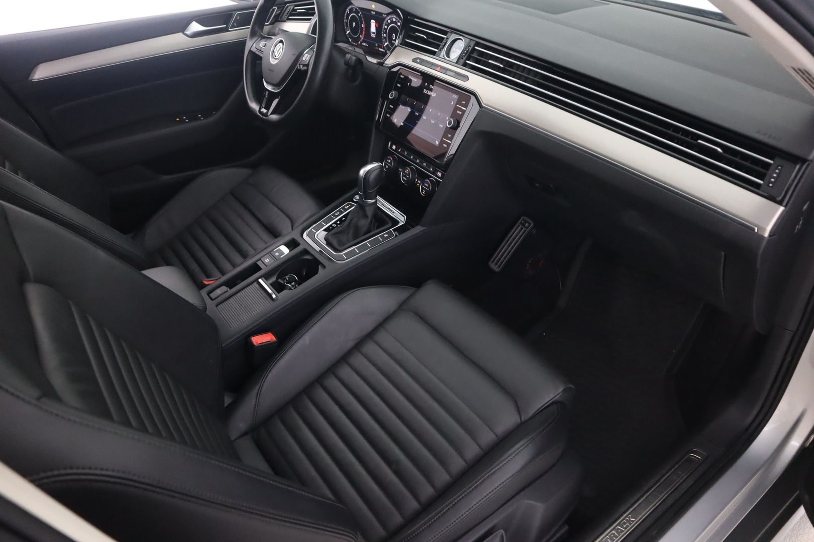 VOLKSWAGEN Passat 2019