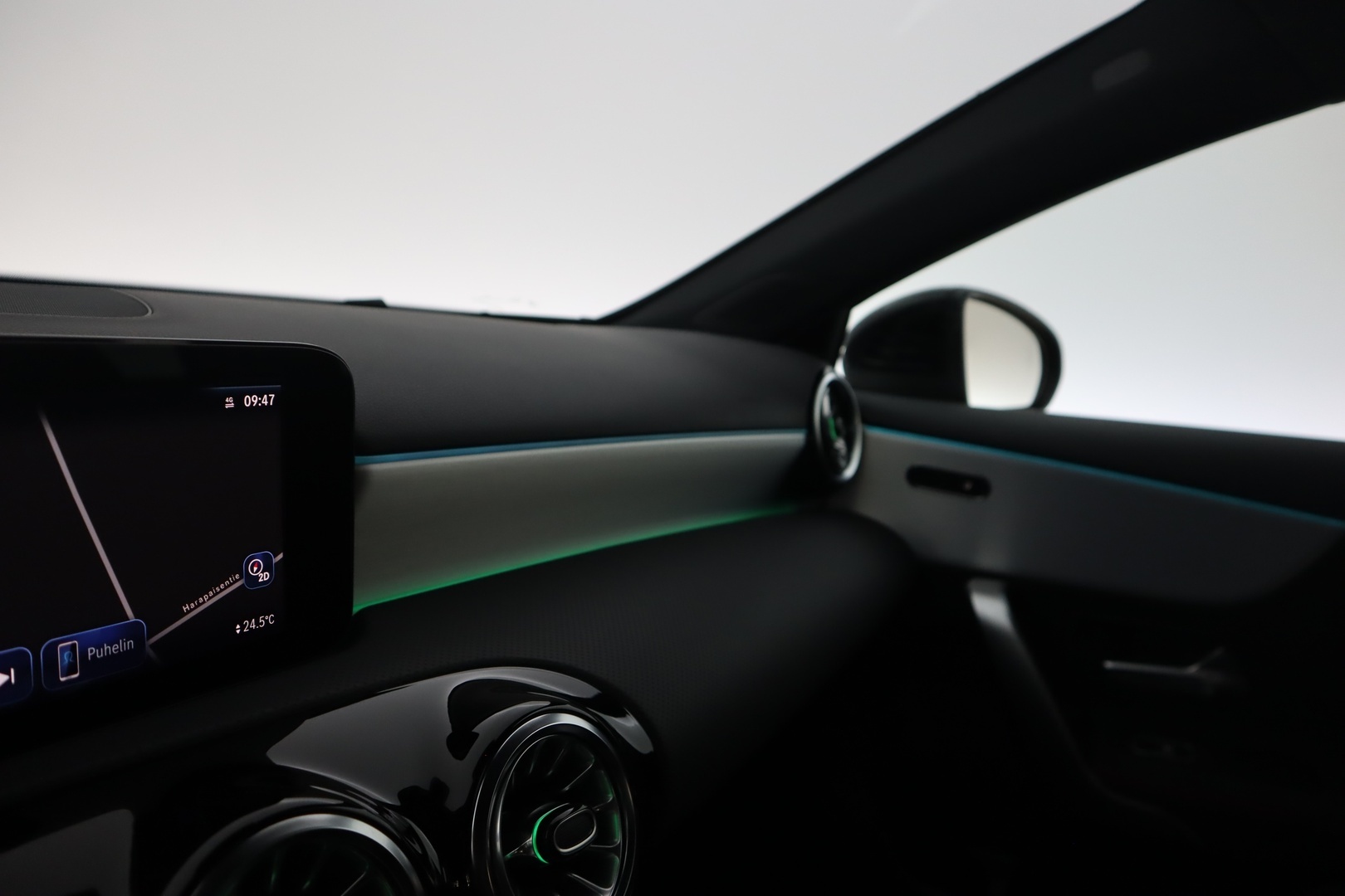 MERCEDES-BENZ A 2023