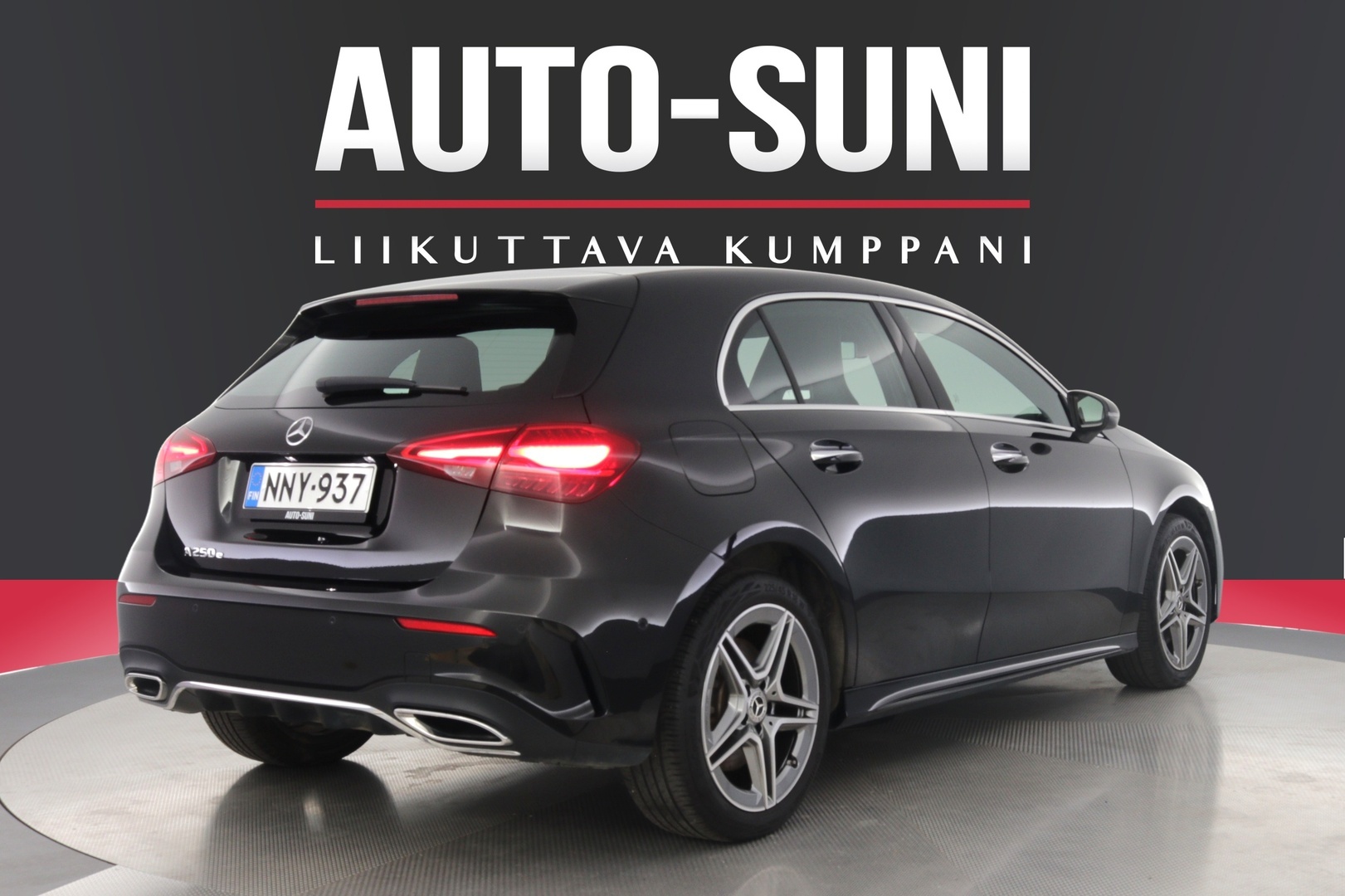 MERCEDES-BENZ A 2023