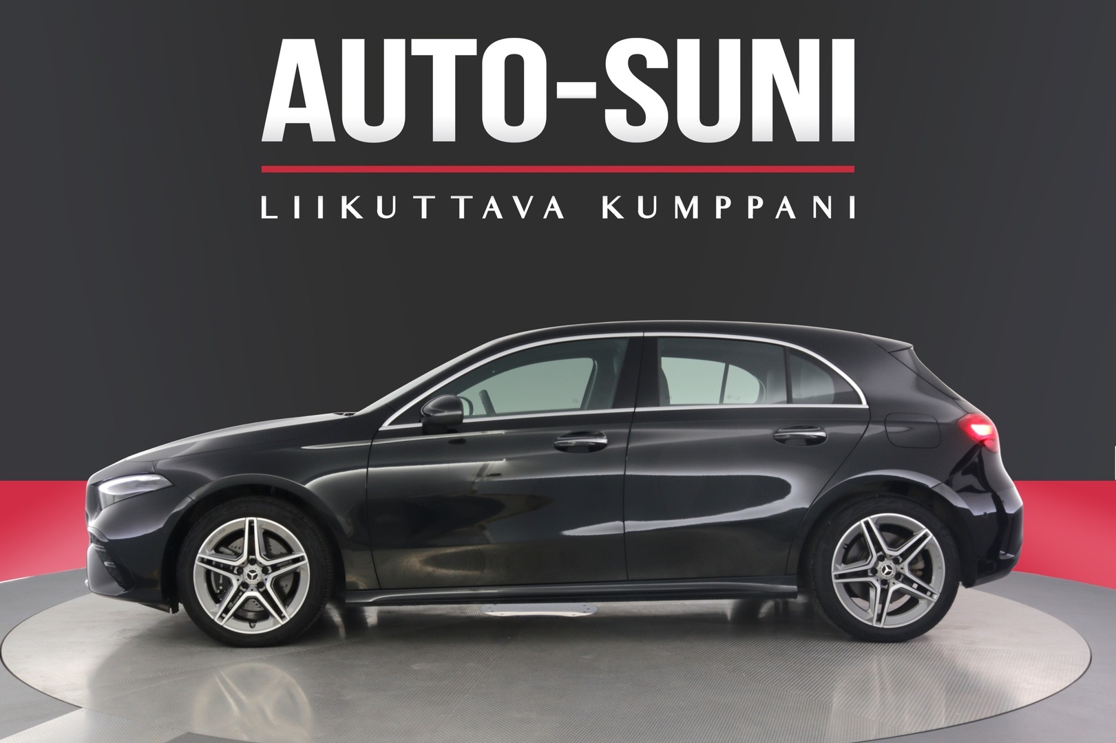 MERCEDES-BENZ A 2023