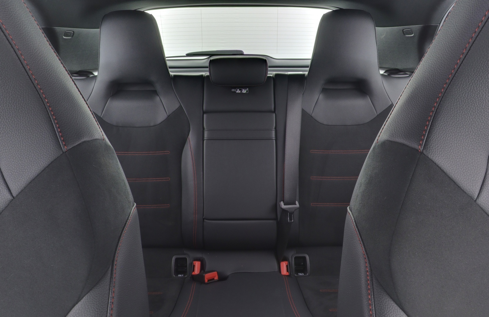 MERCEDES-BENZ A 2023