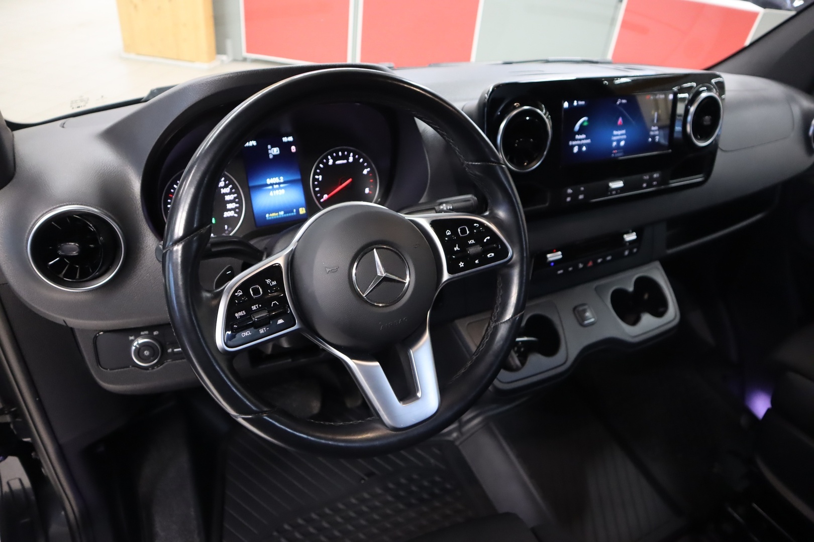 MERCEDES-BENZ Sprinter 2023