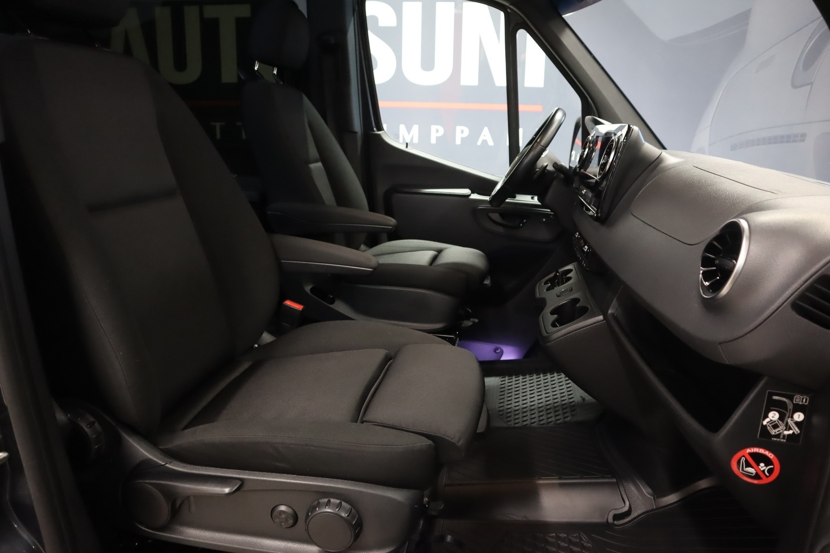 MERCEDES-BENZ Sprinter 2023