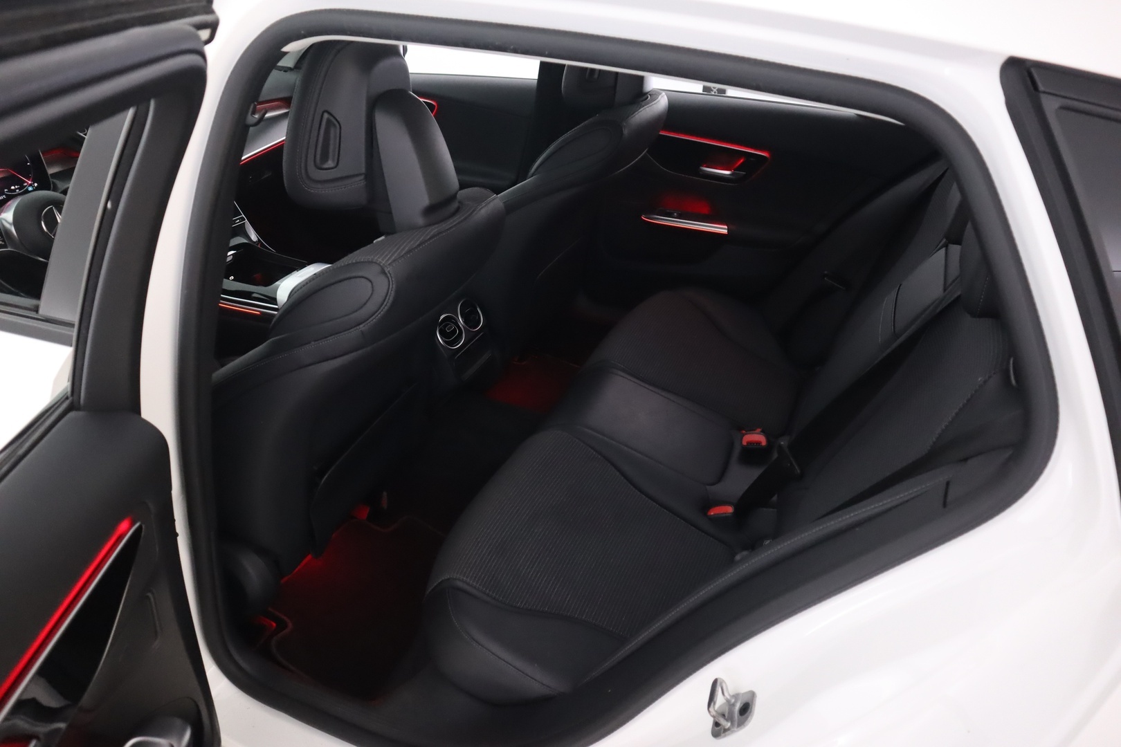 MERCEDES-BENZ C 48
