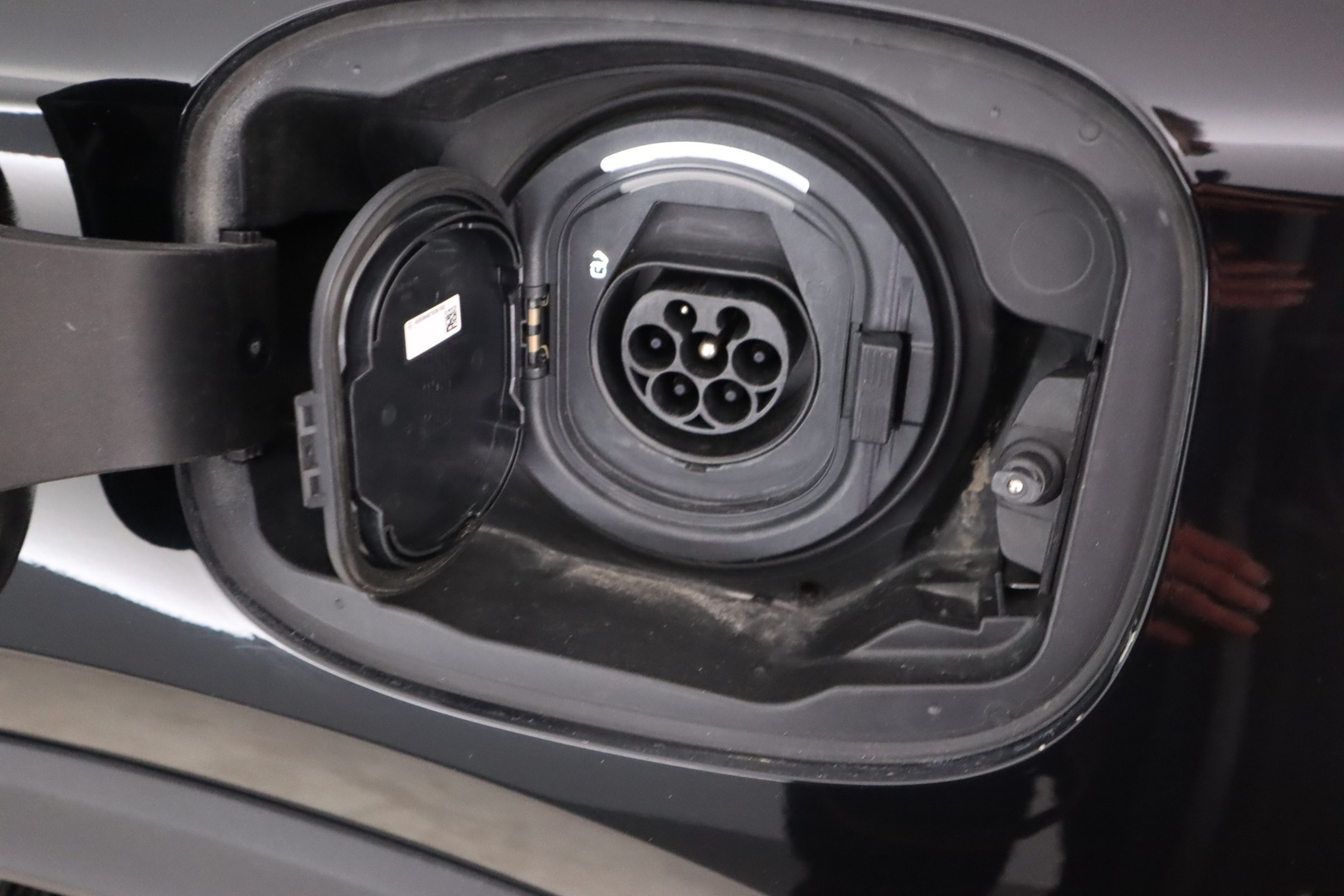 MERCEDES-BENZ GLC 2023