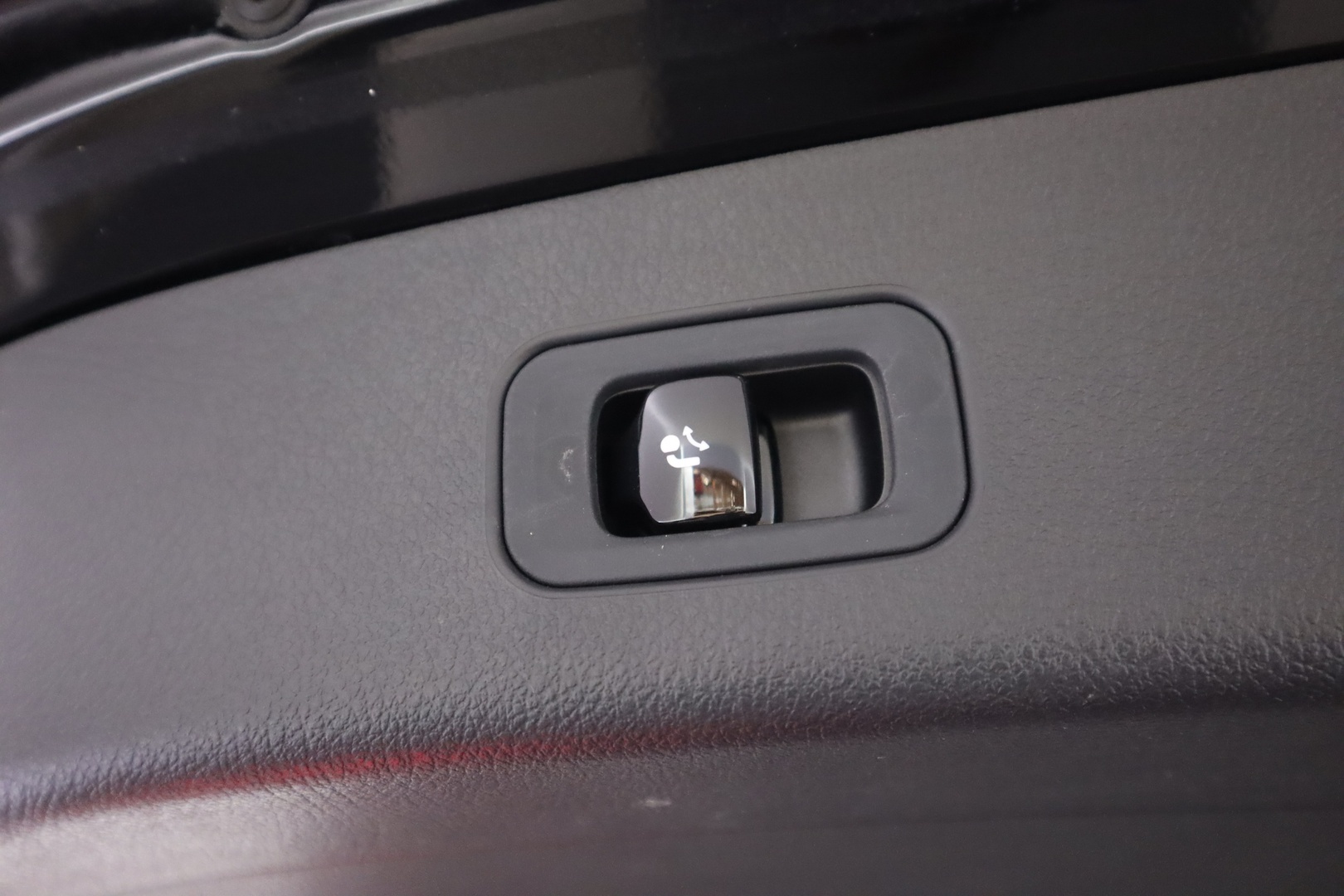 MERCEDES-BENZ GLC 2023