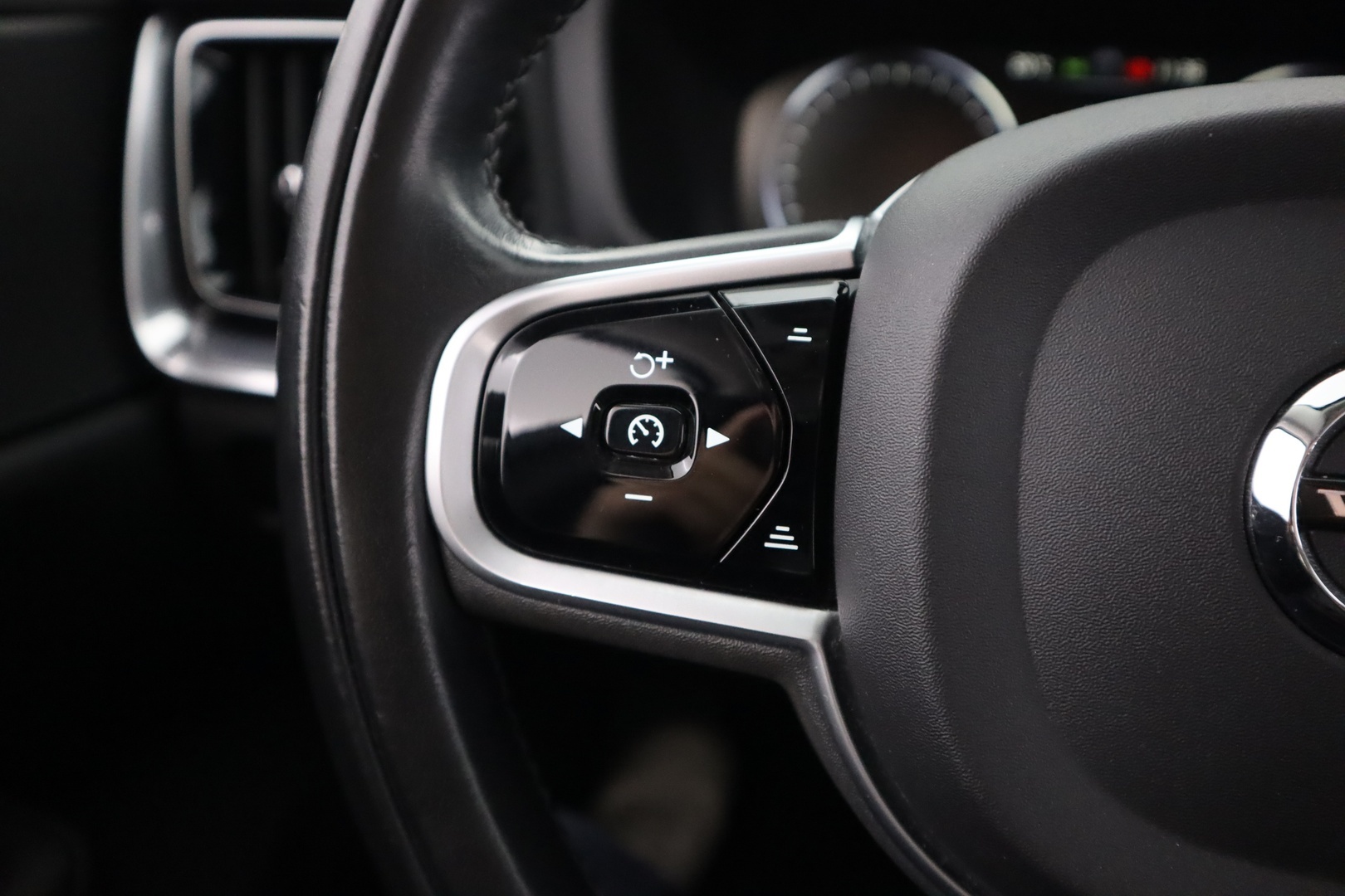 VOLVO V60 2019
