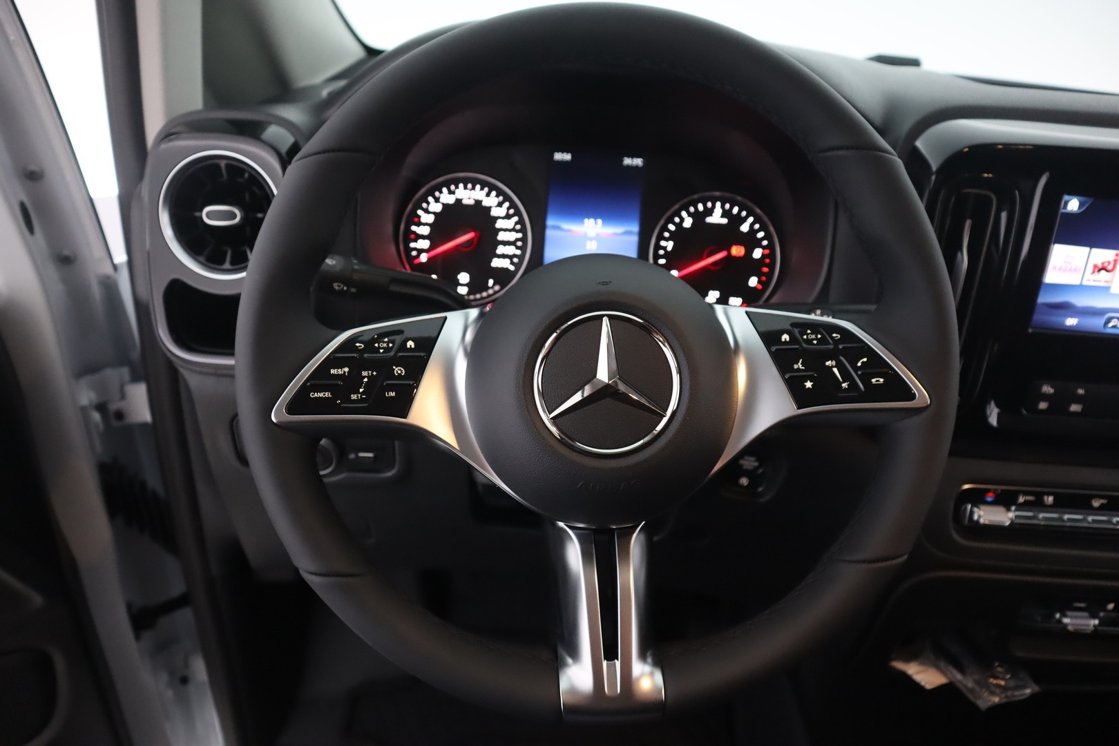 MERCEDES-BENZ Vito 2025