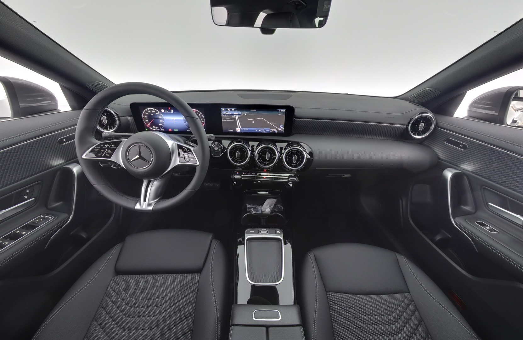 MERCEDES-BENZ CLA 2025