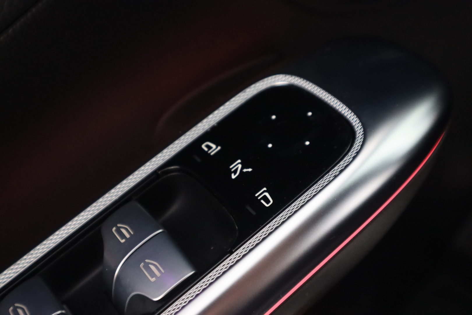 MERCEDES-BENZ GLC 2023