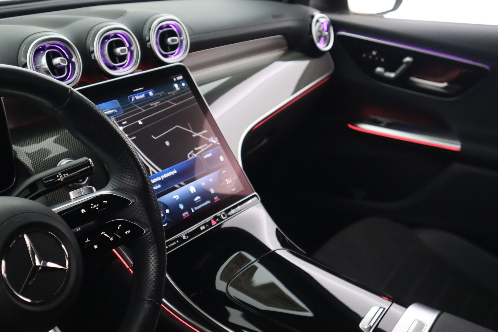 MERCEDES-BENZ GLC 2023
