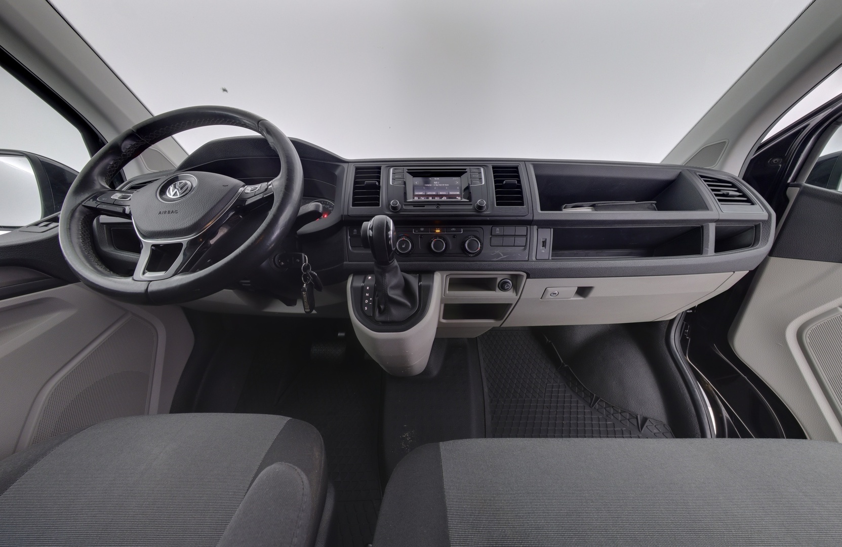 VOLKSWAGEN Transporter 2017