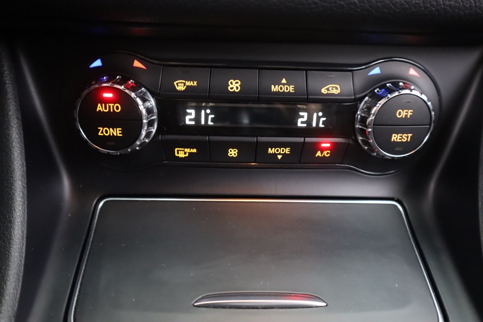 MERCEDES-BENZ CLA 2016