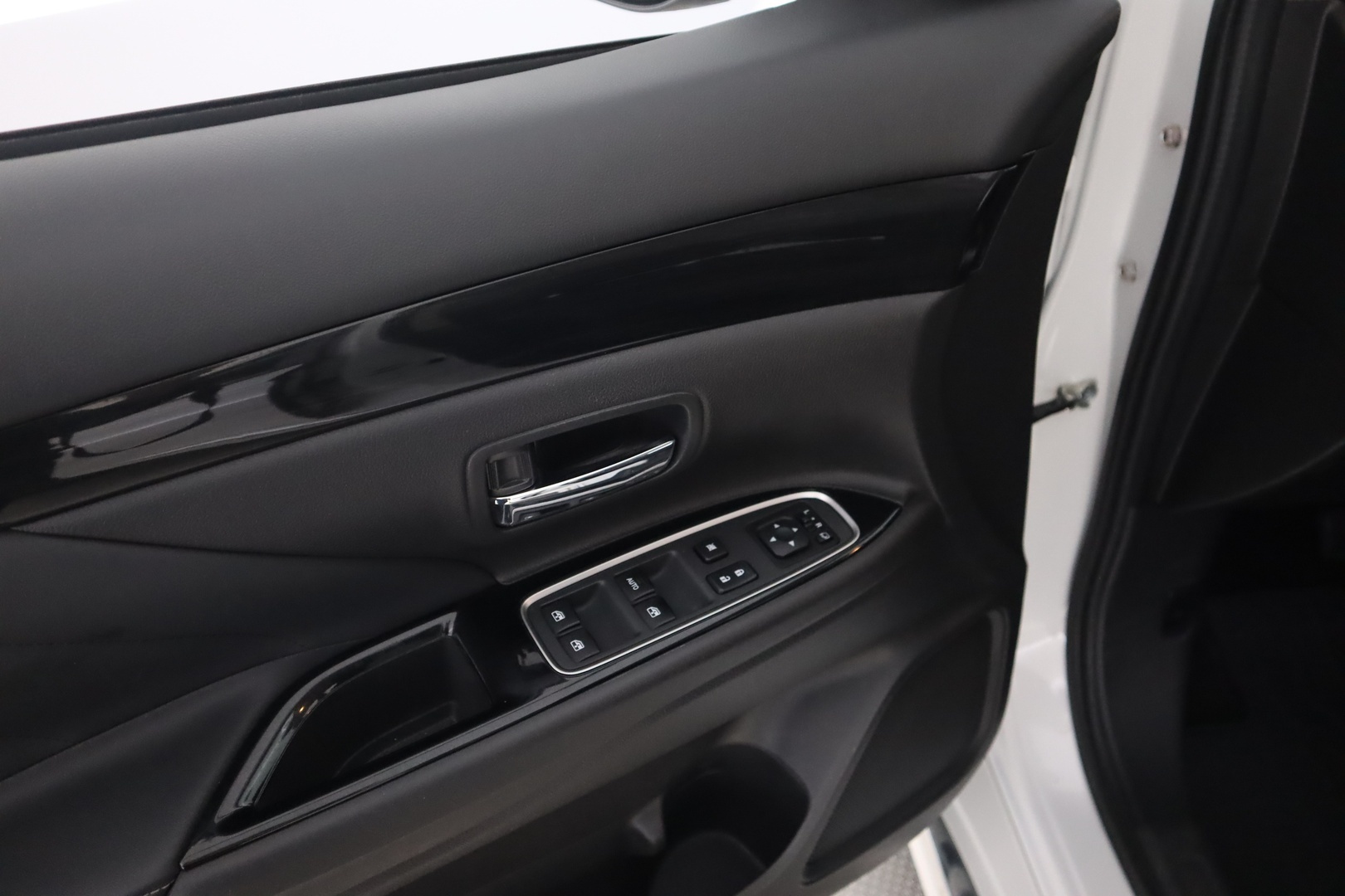 MITSUBISHI Outlander PHEV 2018