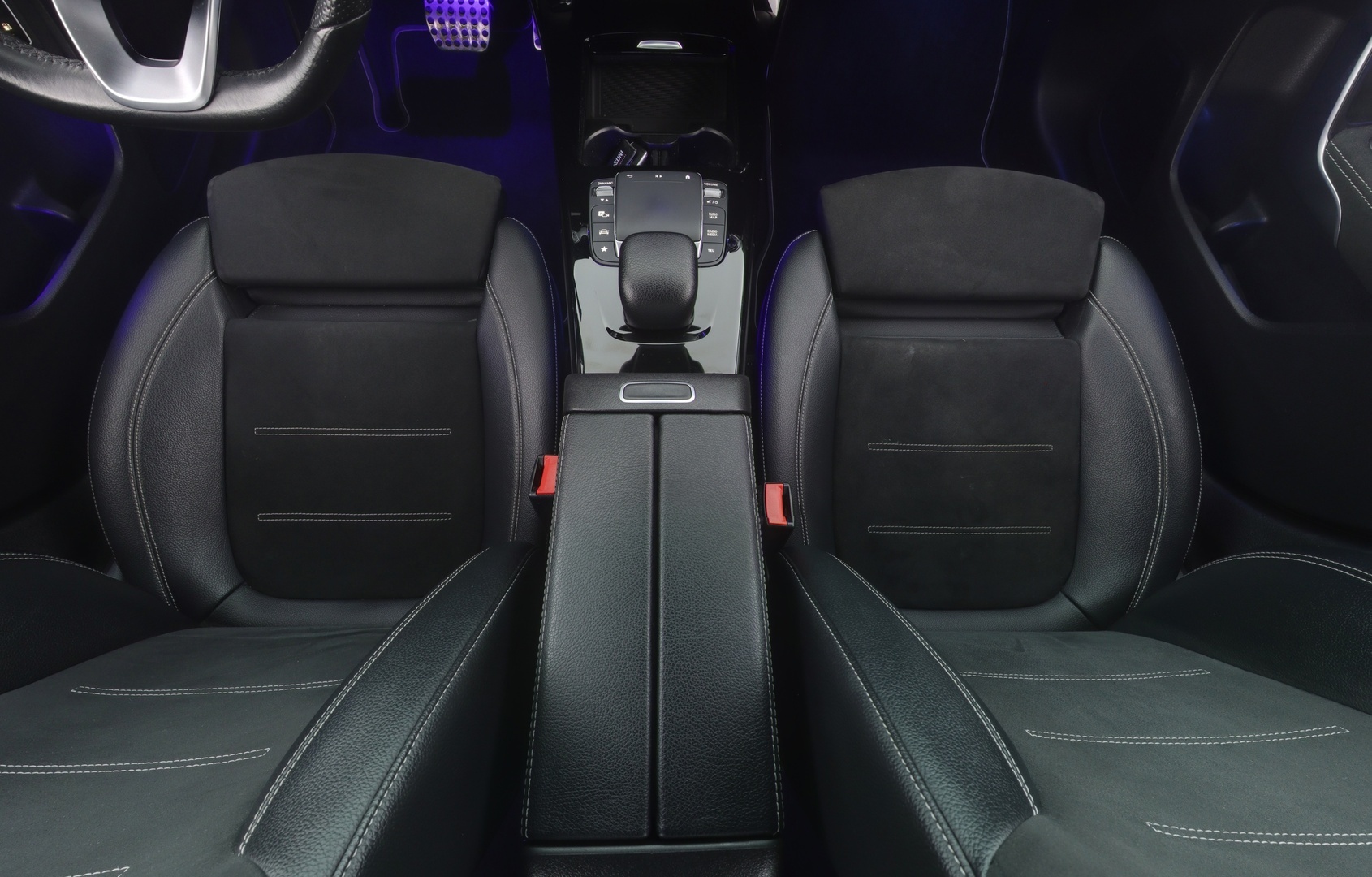 MERCEDES-BENZ A 2020