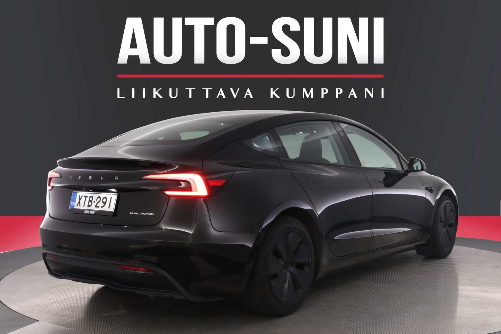 TESLA Model 3 2024