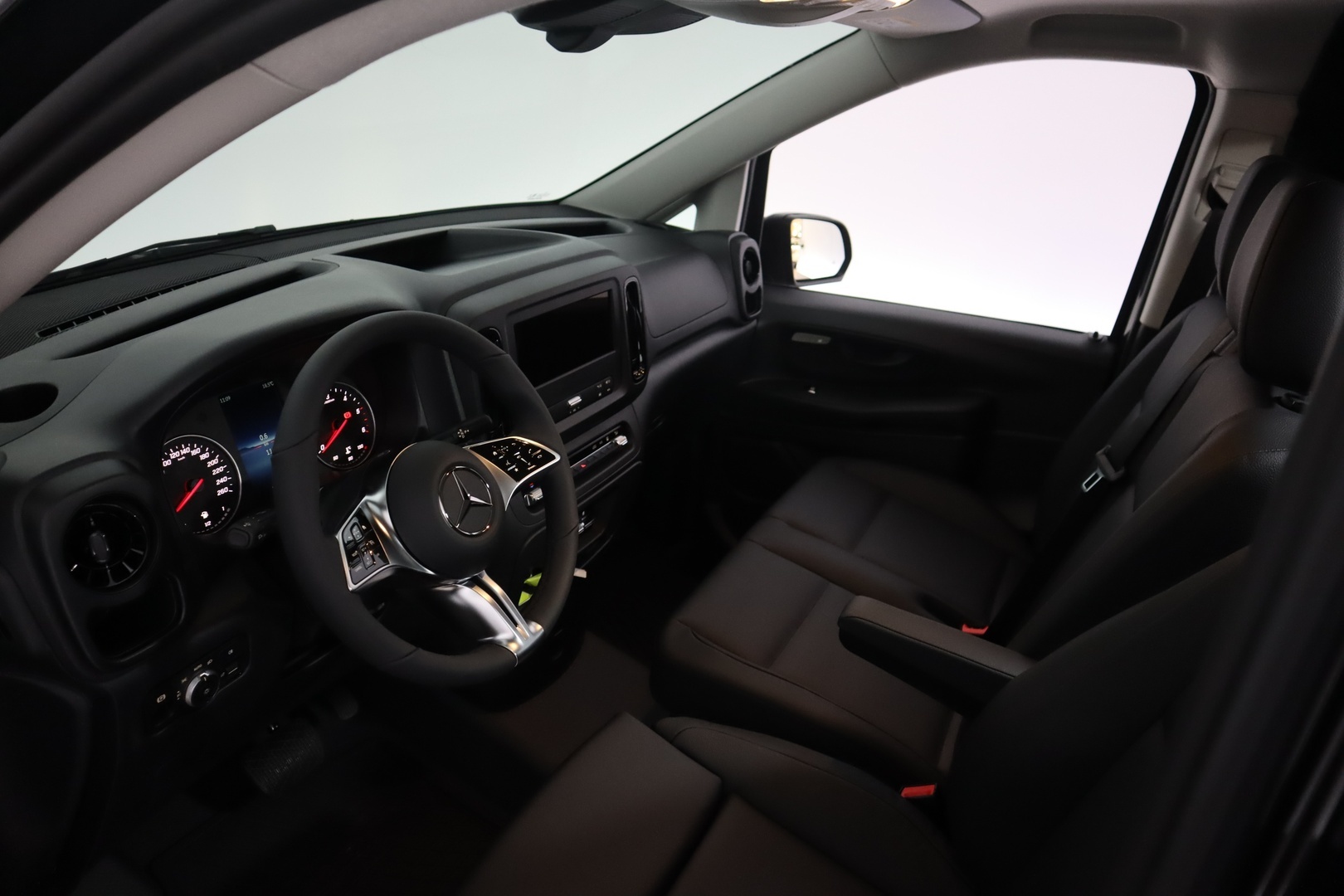 MERCEDES-BENZ Vito 2025