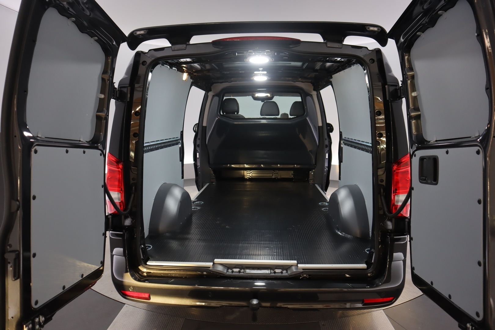 MERCEDES-BENZ Vito 2025