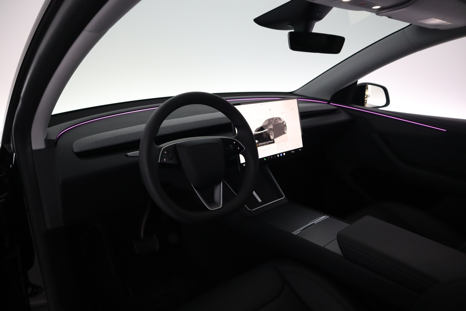TESLA Model Y 2025
