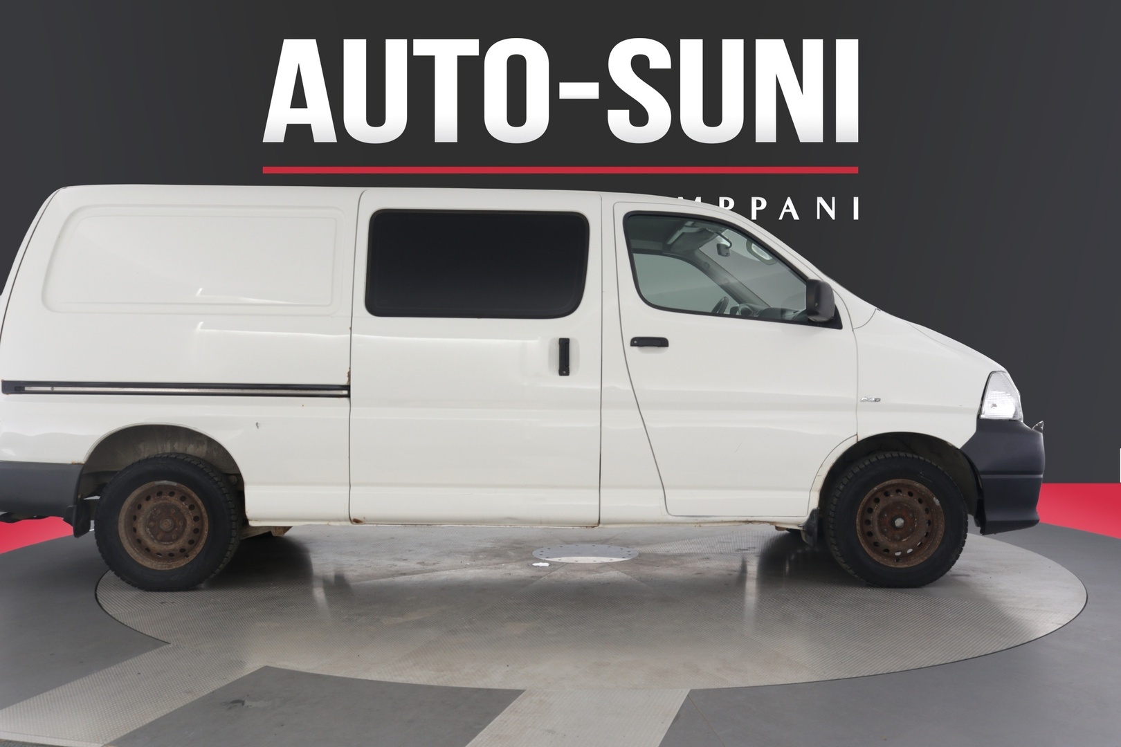TOYOTA Hiace 2011