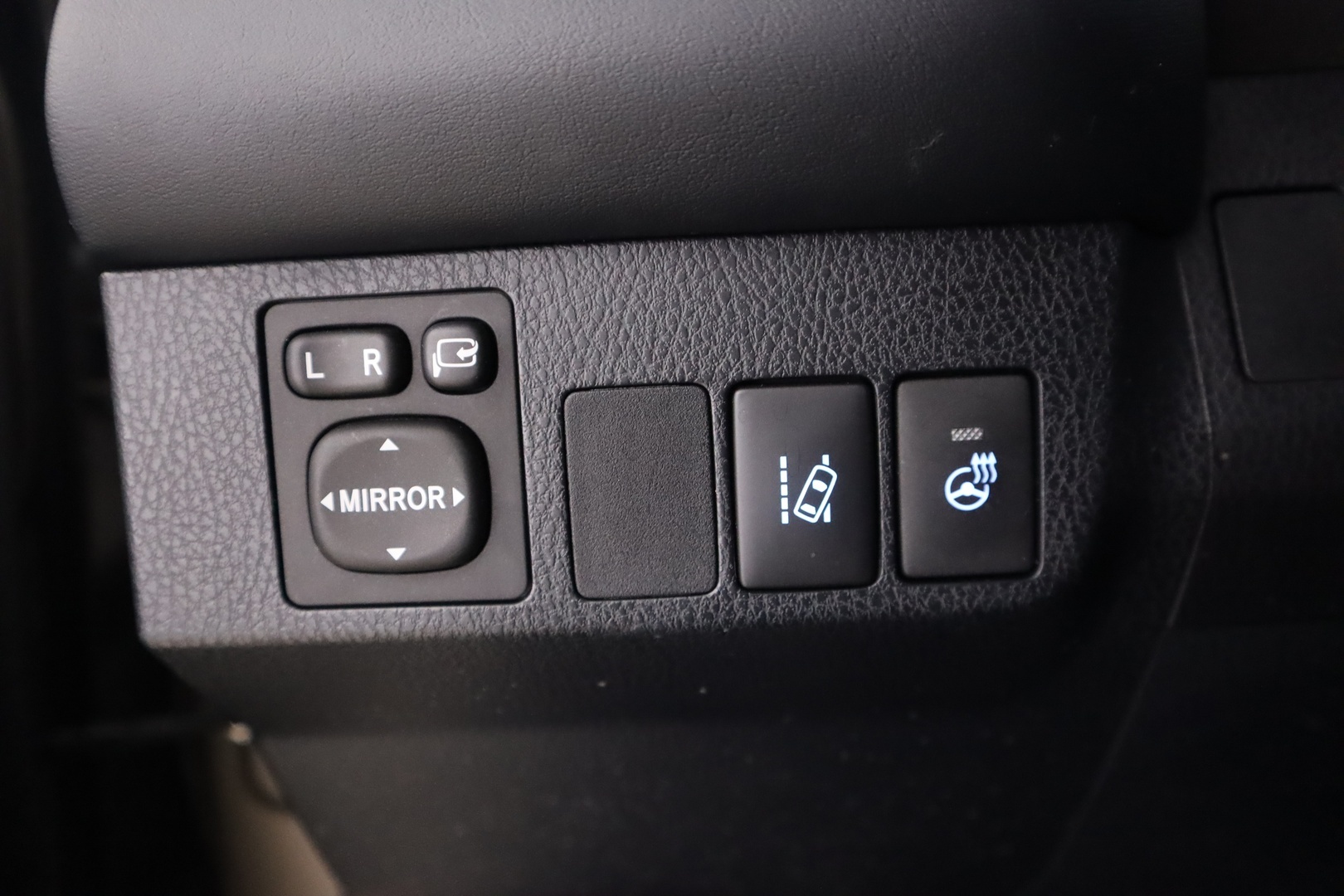 TOYOTA RAV4 2018