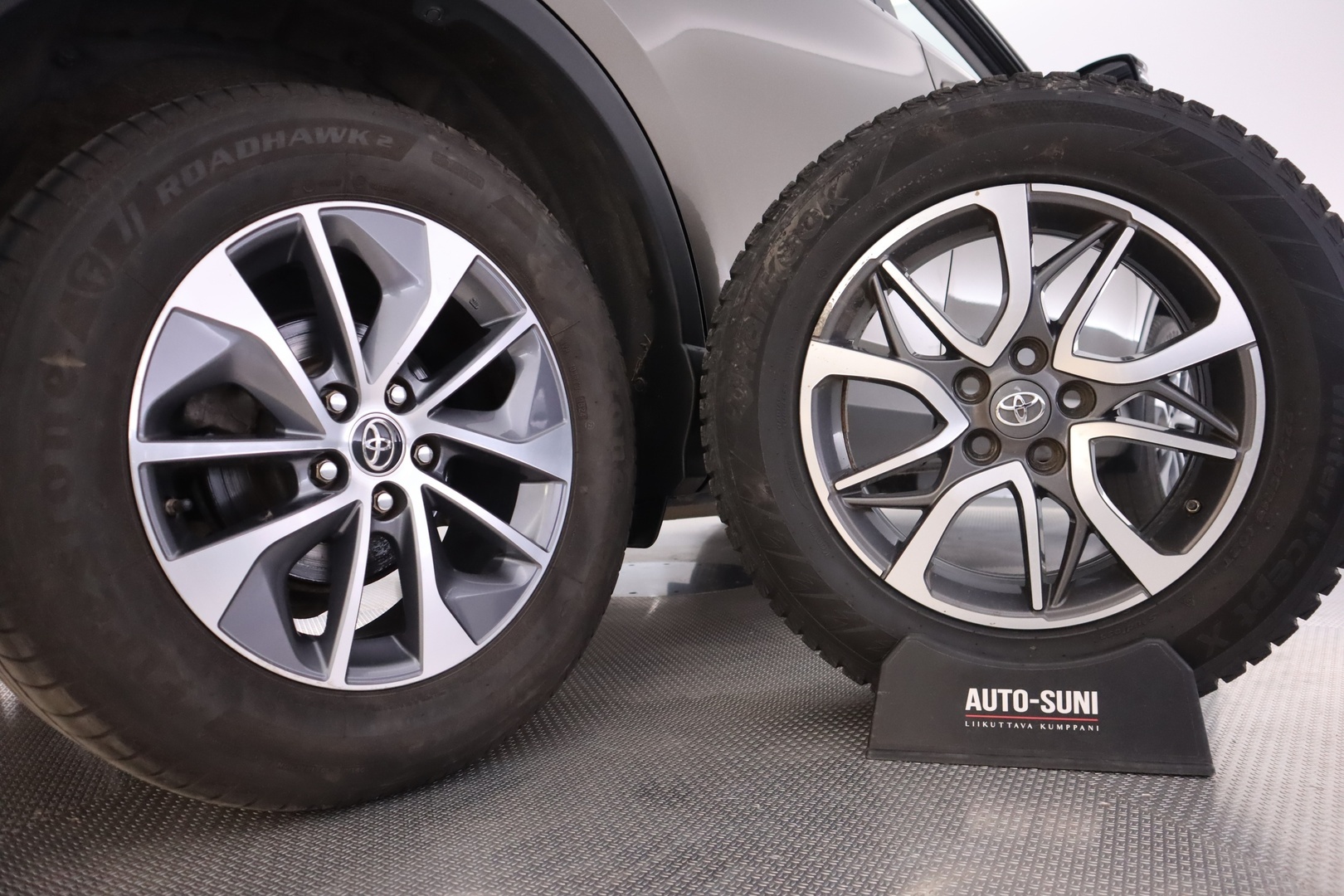 TOYOTA RAV4 2018