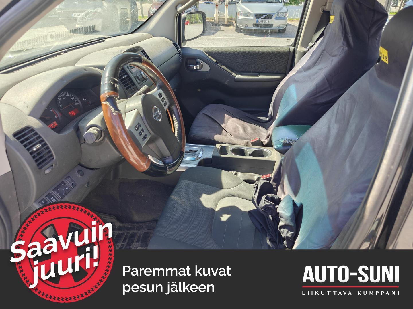 NISSAN Navara 2012
