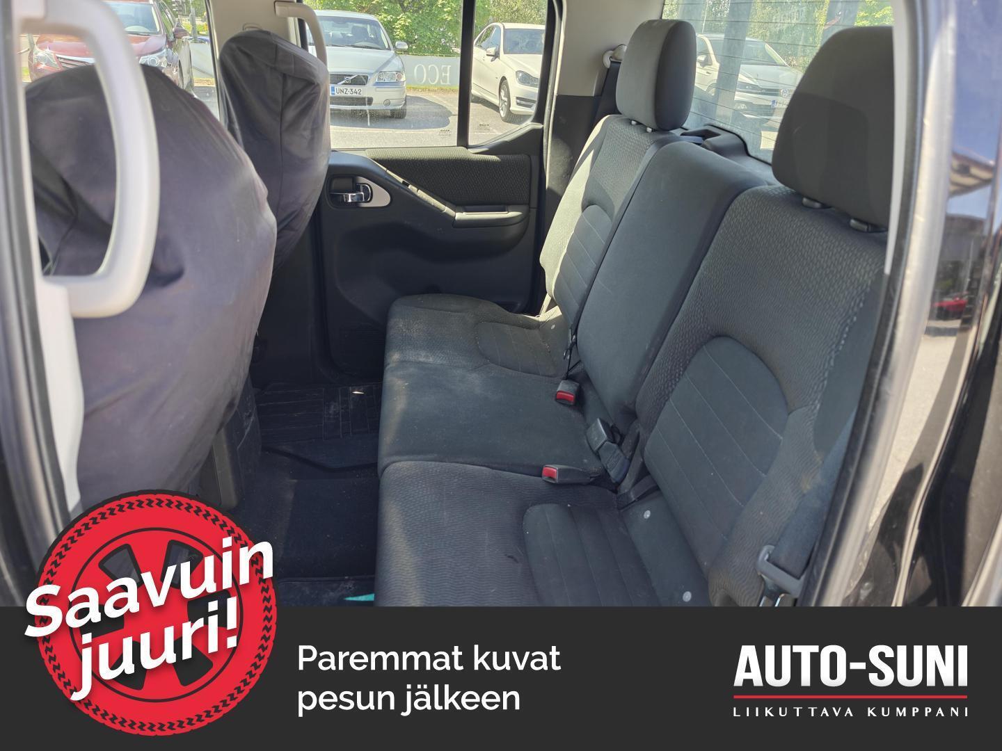 NISSAN Navara 2012