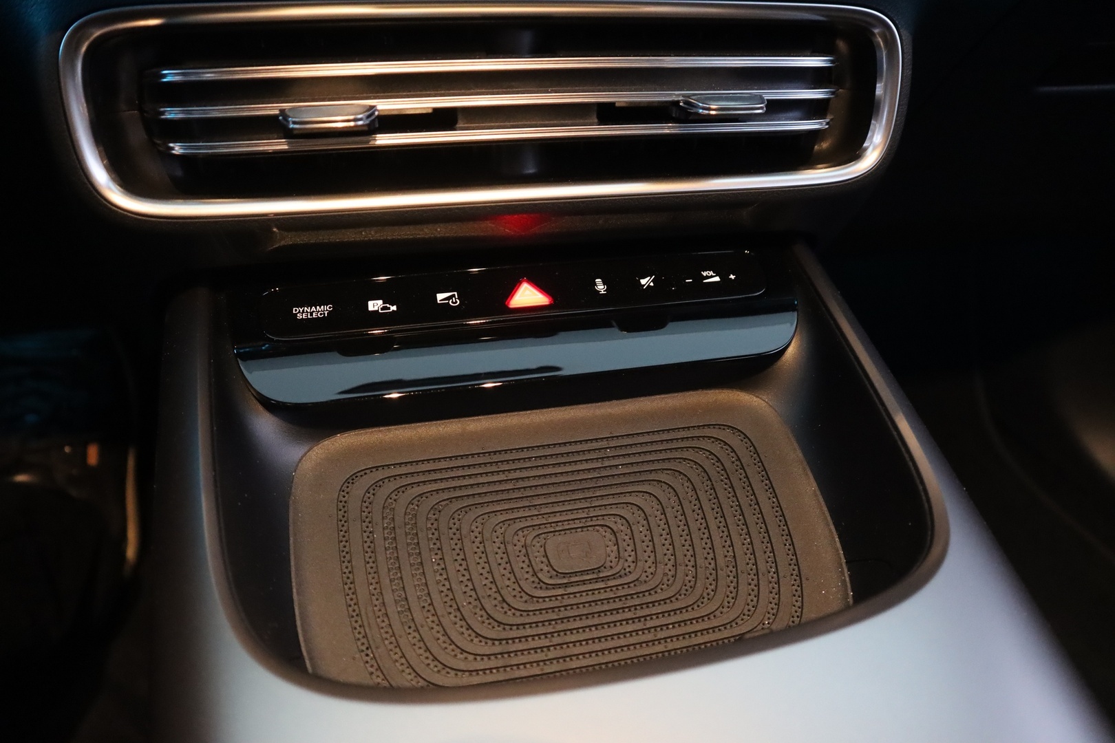 MERCEDES-BENZ GLB 2026