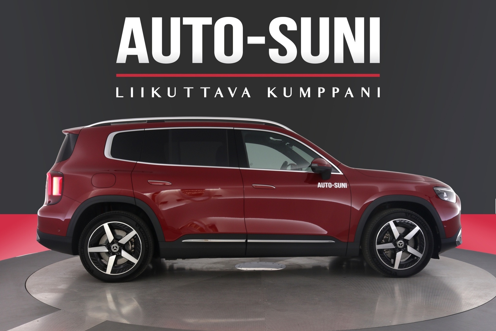 MERCEDES-BENZ GLB 2026