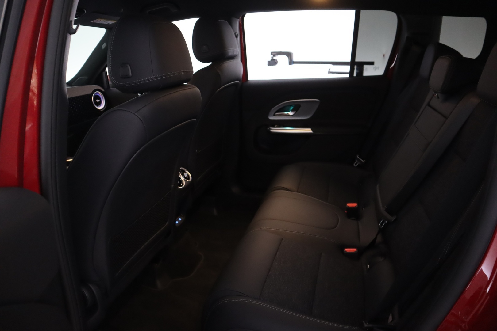 MERCEDES-BENZ GLB 2026