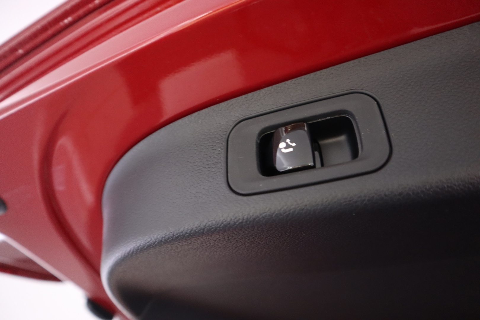 MERCEDES-BENZ GLB 2026