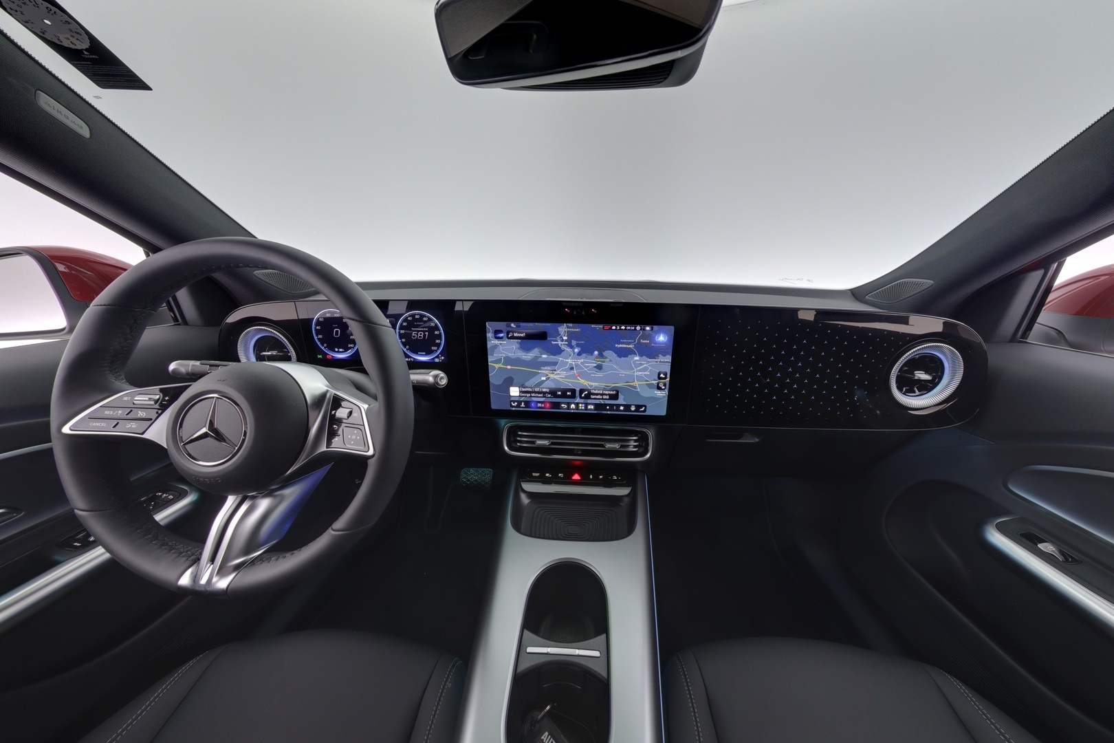 MERCEDES-BENZ GLB 2026